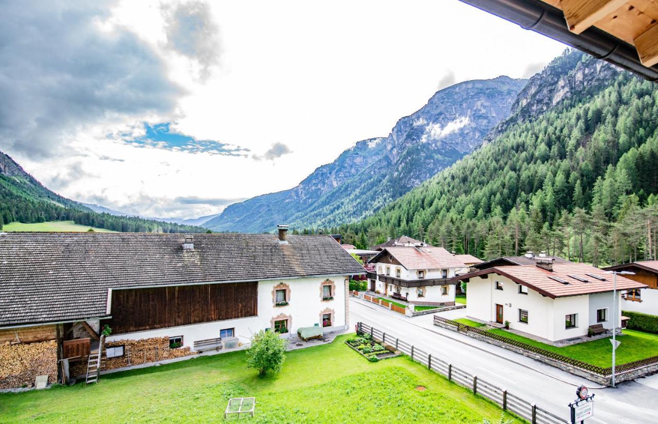 Gschnitzerhof Apartamento Exterior foto