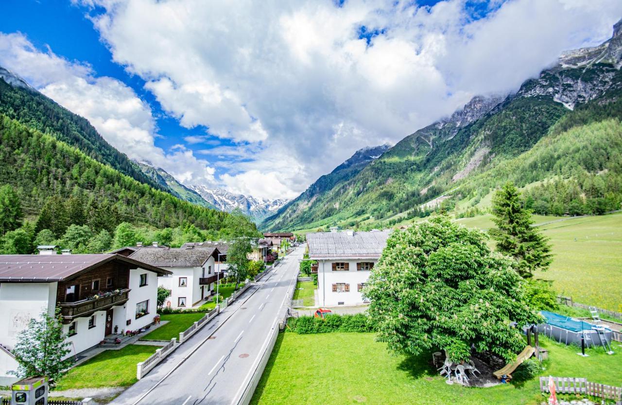 Gschnitzerhof Apartamento Exterior foto