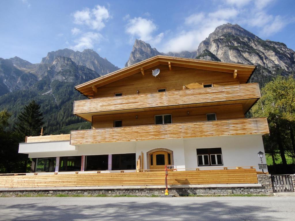 Gschnitzerhof Apartamento Exterior foto